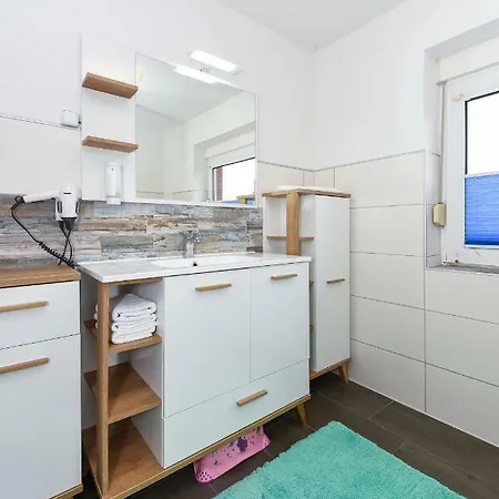 Ferienwohnung Haus Zum Seehund Mit Pool Und Fruehstuecksoption Bensersiel Extérieur photo