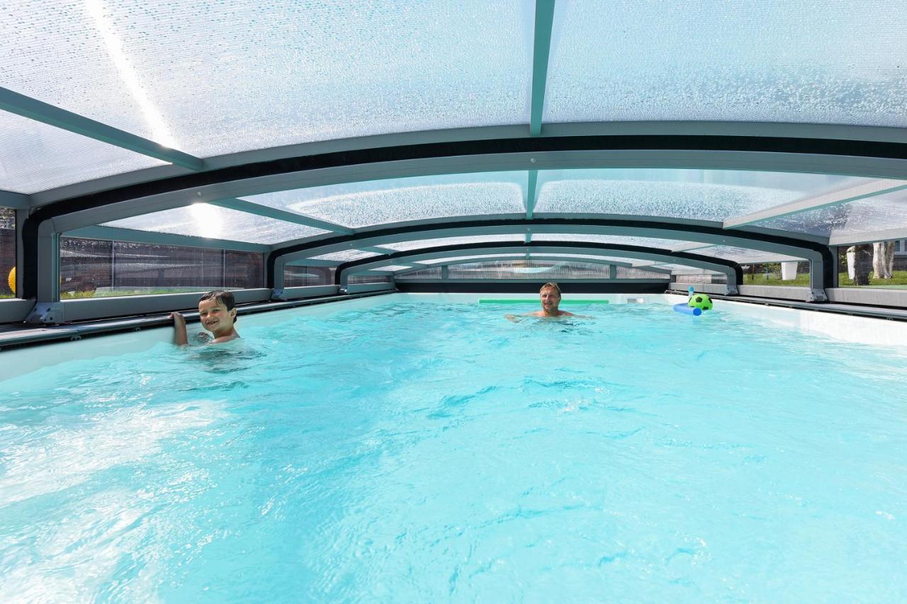 Haus Zum Seehund Mit Pool Und Fruehstuecksoption Apartment Bensersiel