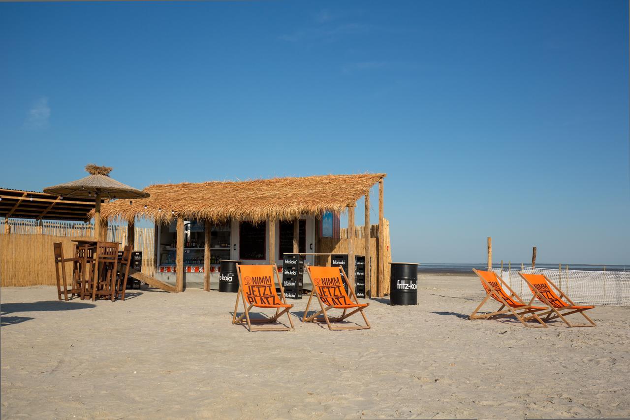 Haus Zum Seehund Mit Pool Und Fruehstuecksoption Apartment Bensersiel